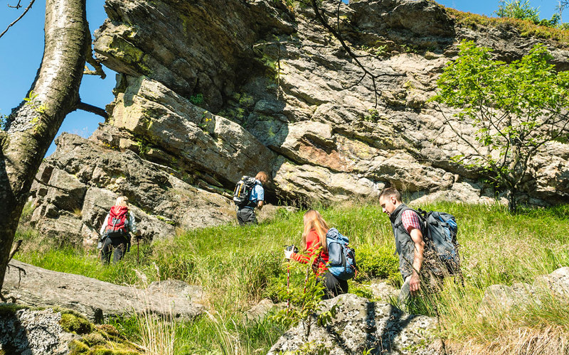 Die Aufstiege zu den Gipfelpunkten des Goldsteigs werden mit beeindruckenden Felslandschaften belohnt
