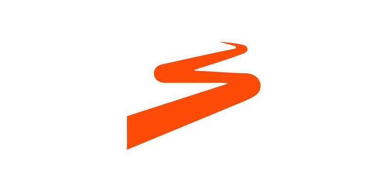 Die orange Markierung der Goldsteig-Haupttrasse in Böhmen