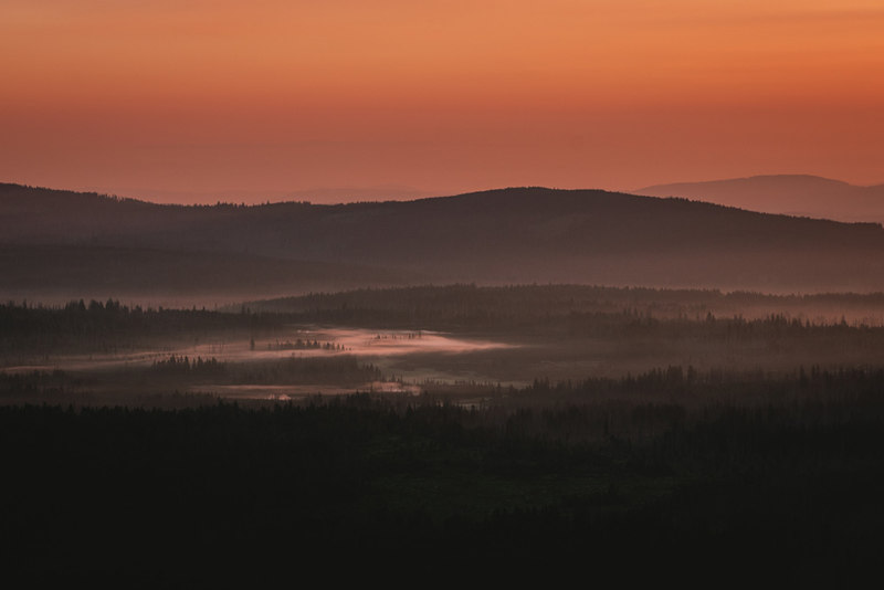 Sonnenaufgang auf dem Rachel, dem zweithöchsten Gipfel des Bayerischen Waldes.