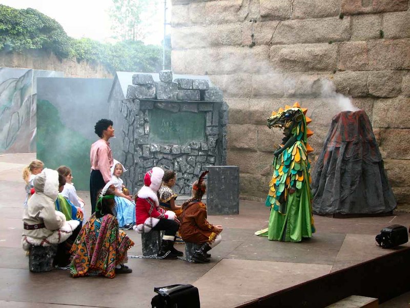 In der Burgruine Leuchtenberg finden an Sommerwochenenden regelmäßig Theateraufführungen statt