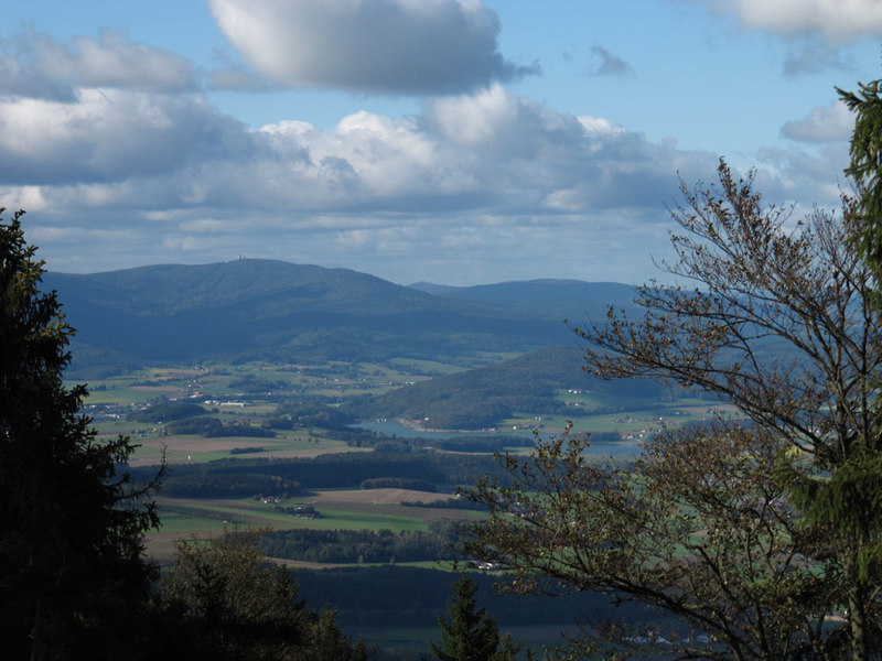 Aussicht vom Haus Schönblick auf dem Hohen Bogen über den Drachensee in Richtung Cerchov und Hirschstein.