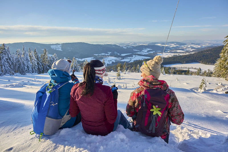 Mindestens so schön wie die Winterwanderung ist doch eine Pause mit herrlichem Ausblick!
