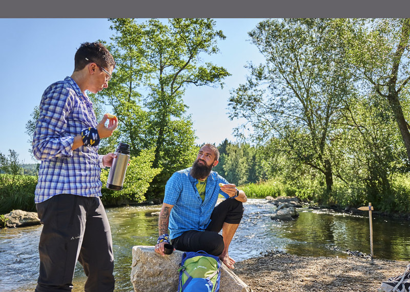 An Bächen und Flüssen ist eine Wander-Rast gleich noch erholsamer