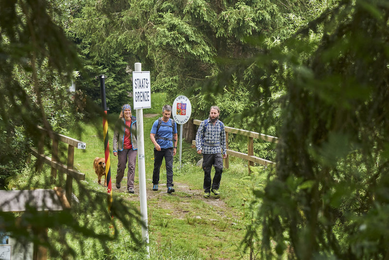 Der Grenzübergang am Goldsteig nach Tschechien bei Bischofsreut